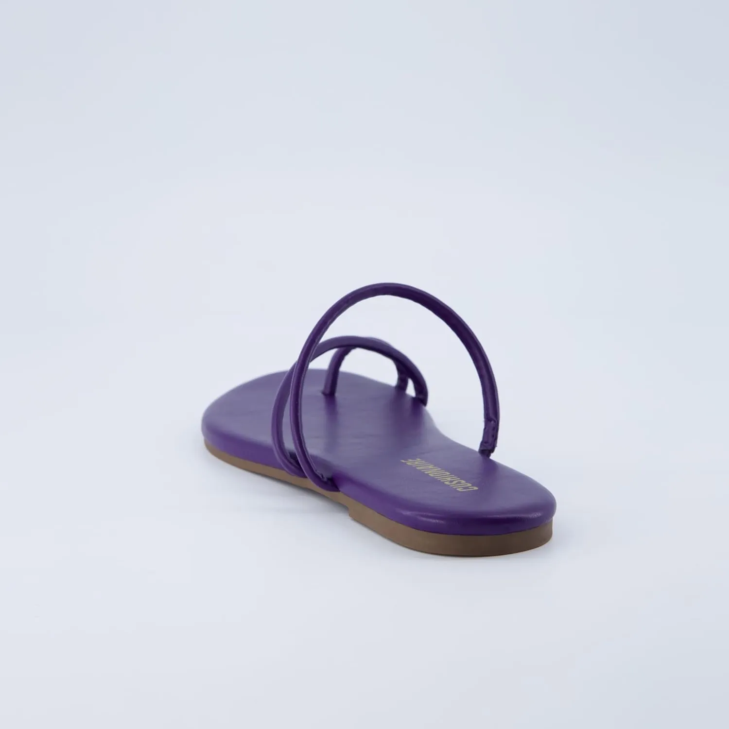 CUSHIONAIRE Resort Women’s Minimalist Strappy Sandals – Lightweight Summer Flat Sandals with Cushioned Footbed