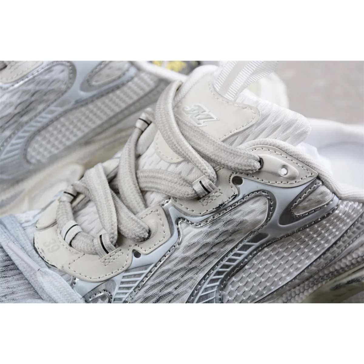 EGGSHELL Handpicked deal MULE 3XL x Giveaway offer WHITE BALENCIAGA