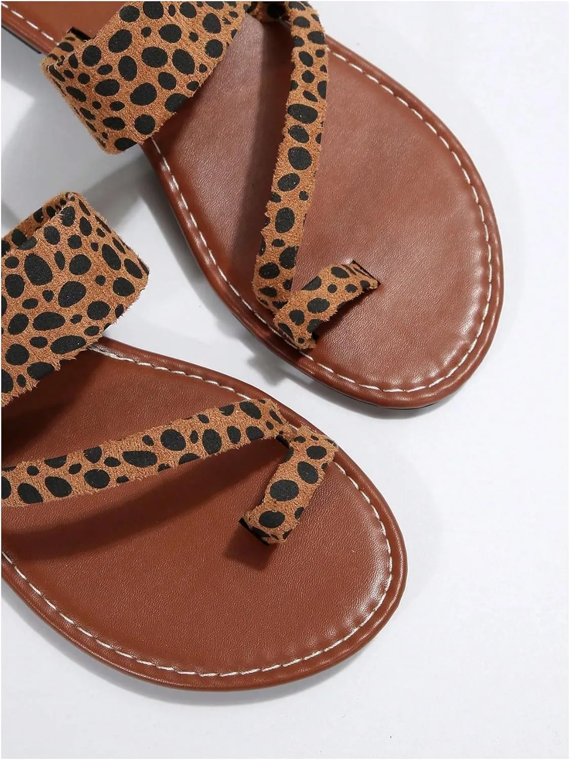 GORGLITTER Women's Leopard Print Flat Sandals Strappy Cheetah Thong Toe Ring Slip On Slide Sandal