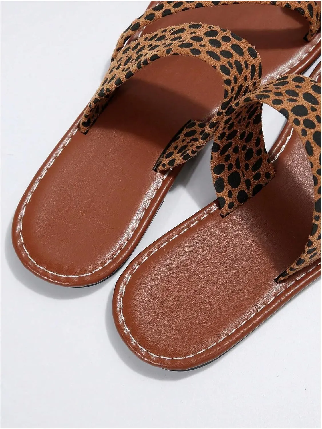 GORGLITTER Women's Leopard Print Flat Sandals Strappy Cheetah Thong Toe Ring Slip On Slide Sandal