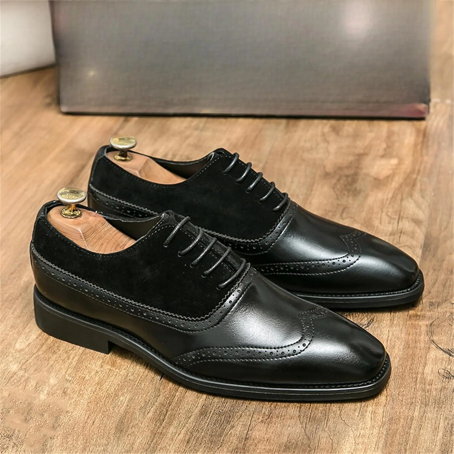 Men's Suede Brogue Lace Up Oxford Shoes Pointed Toe Wingtip Two Tone Patchwork Low Heel Non-Slip Business Dreby Shoes