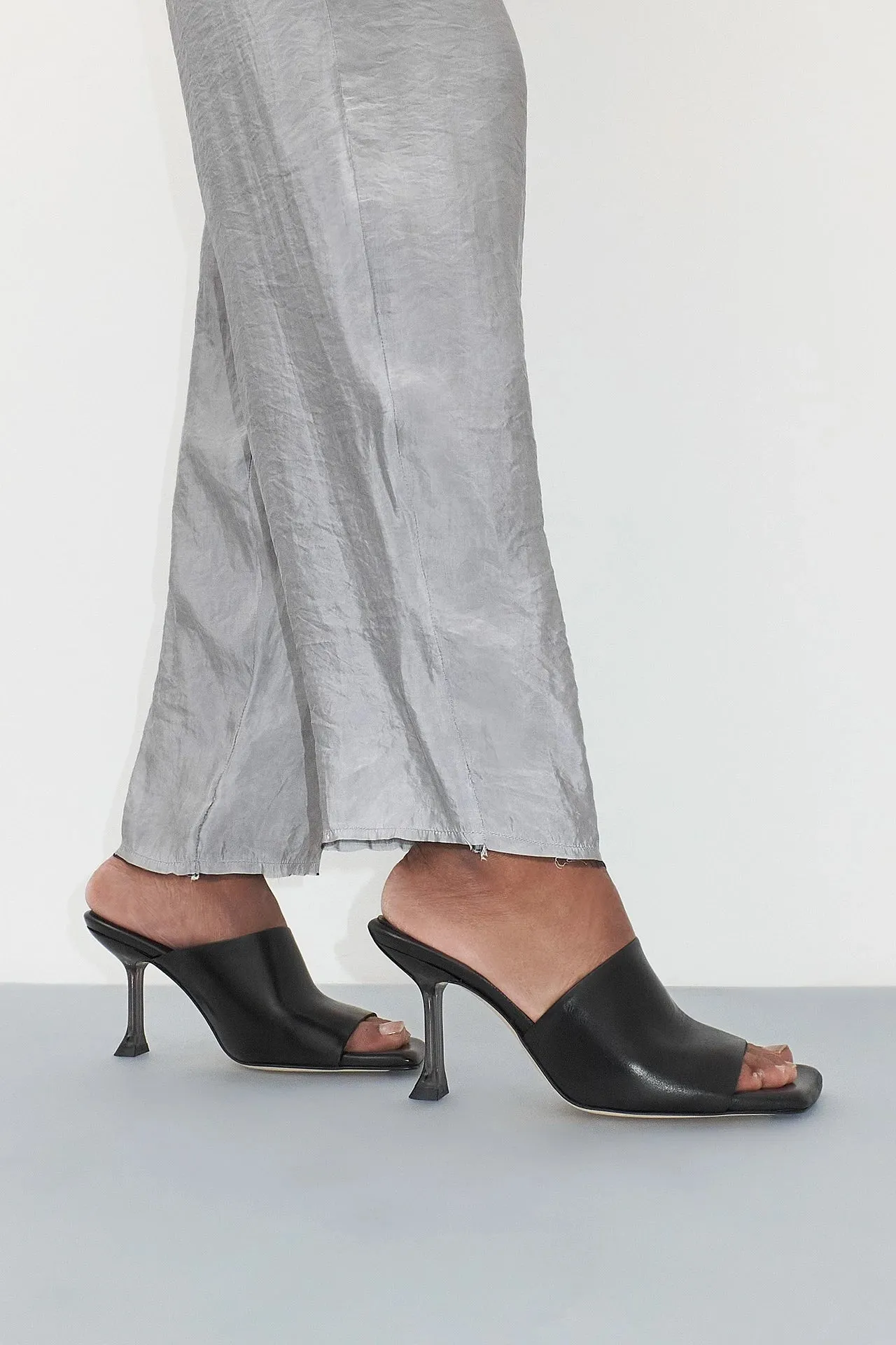 Miista Miri Mules // Black