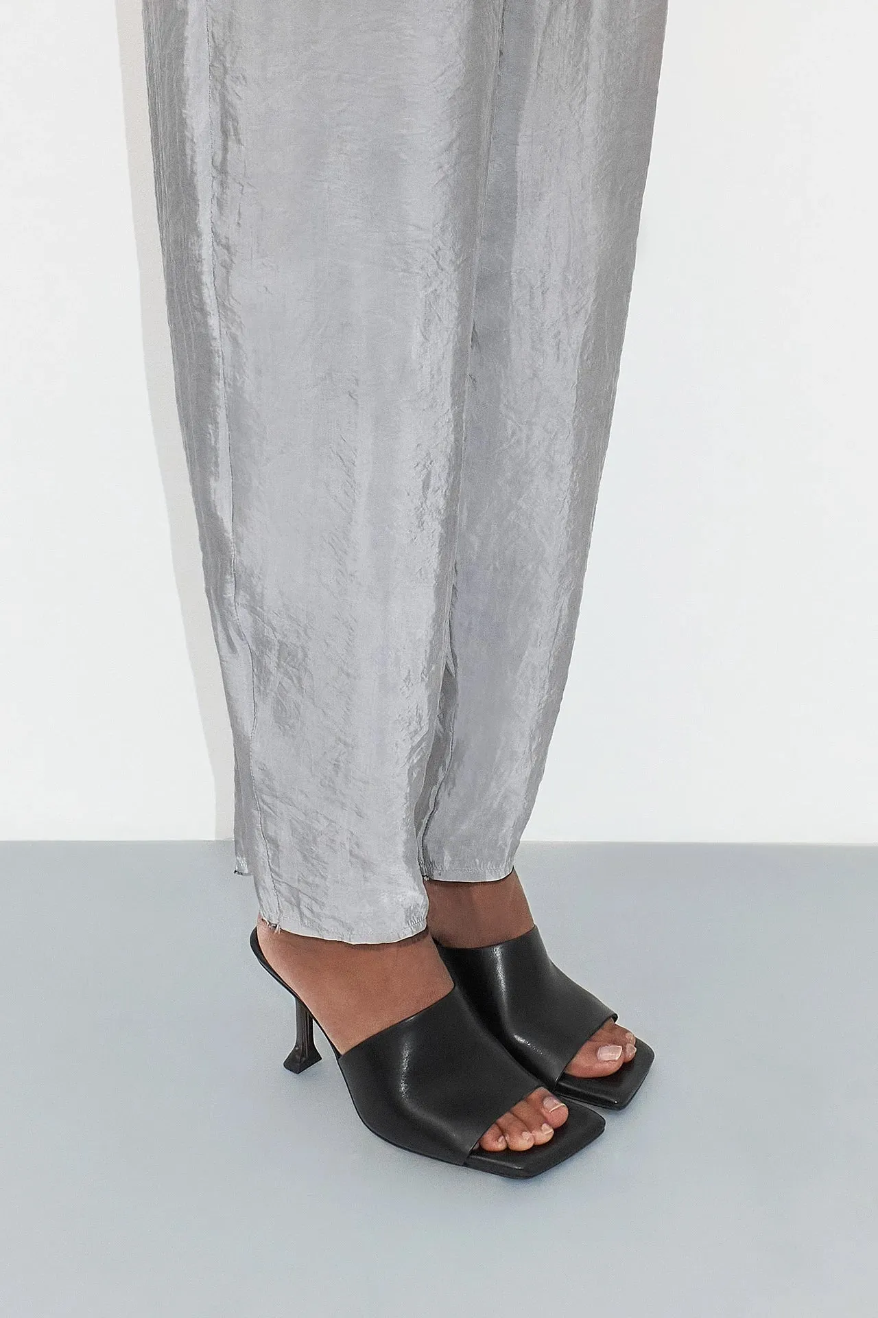 Miista Miri Mules // Black