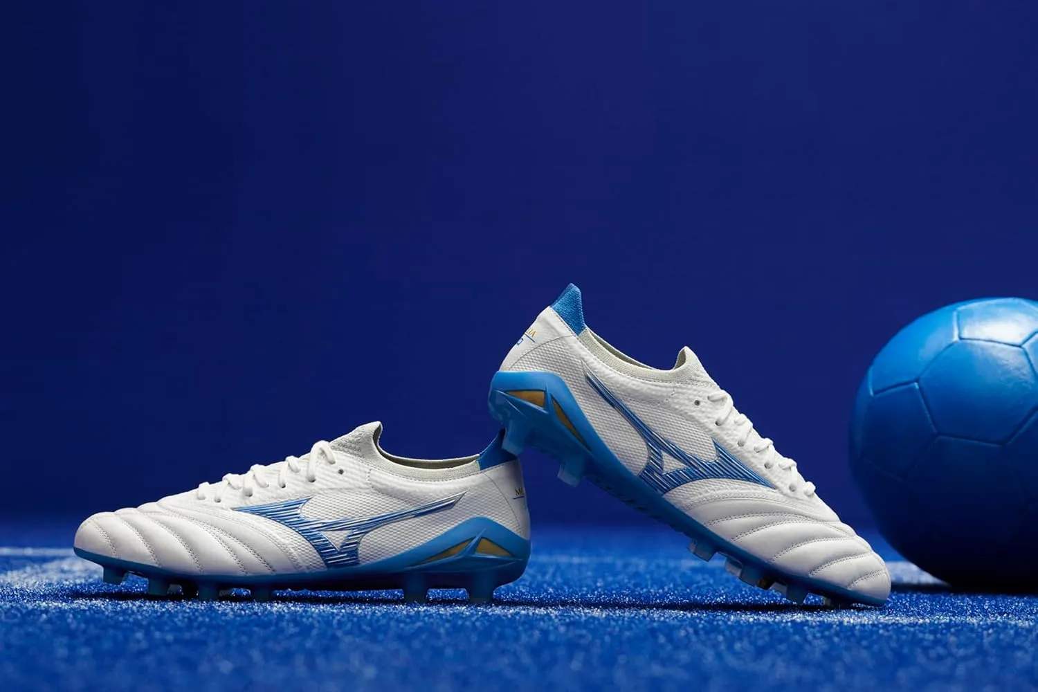Mizuno Men's Morelia Neo Iv Pro Kl Soccer Shoe