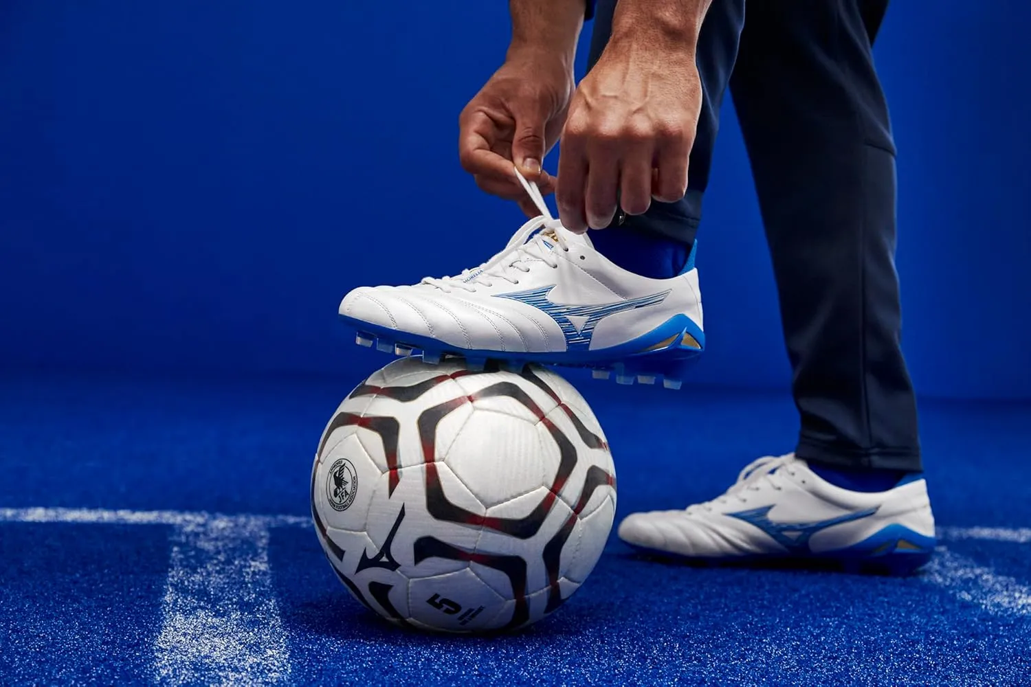 Mizuno Men's Morelia Neo Iv Pro Kl Soccer Shoe