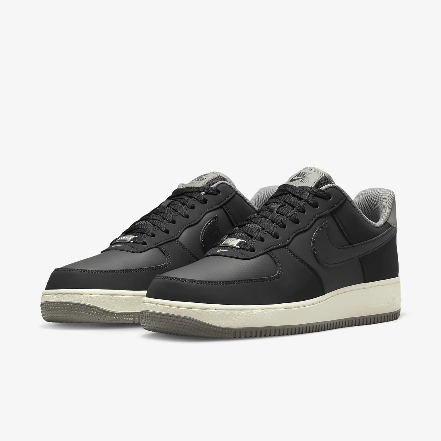Nike Men's Air Force 1 '07 Lv8 Sneaker