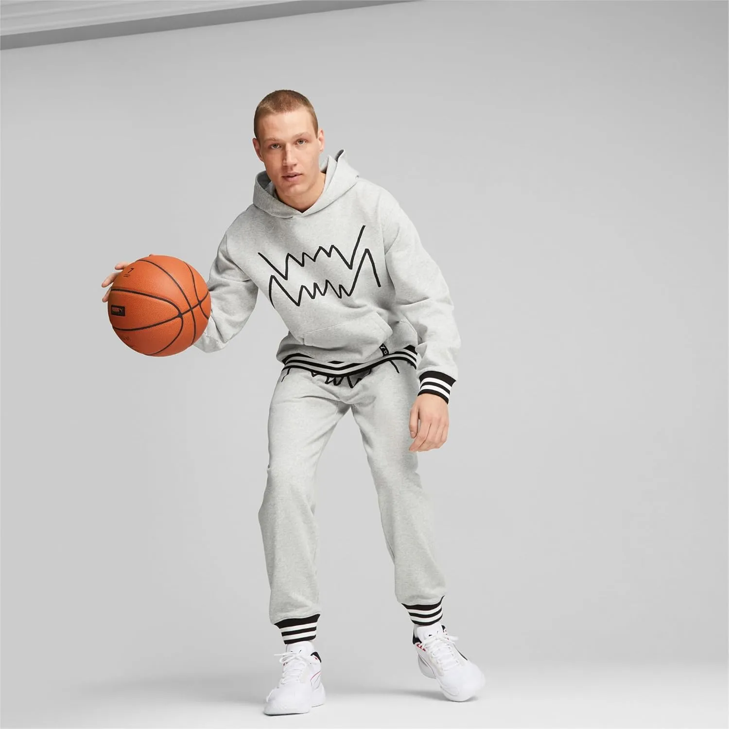 PUMA Men's Playmaker Pro Basketball Sneaker