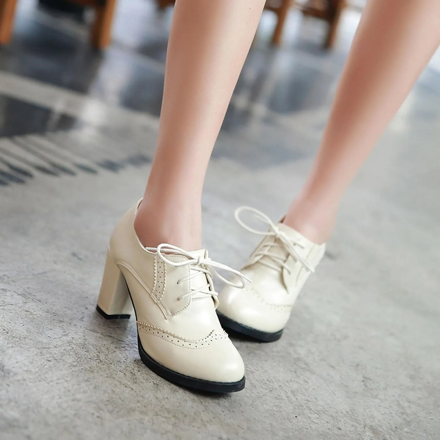SHEMEE Retro Wingtip Oxfords for Women Chunky Block Heels Brogues Saddle Shoes Round Toe Lace Up Pumps Thick High Heeled Booties