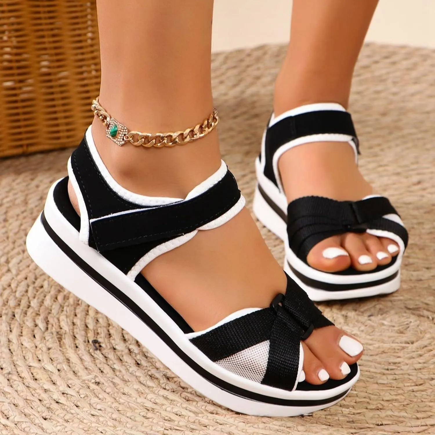 Women's Sandals Stylish Strappy Wedge Design Daily Wear Perfect 2025 Summer Casual Attire Fashion Lady Sandals