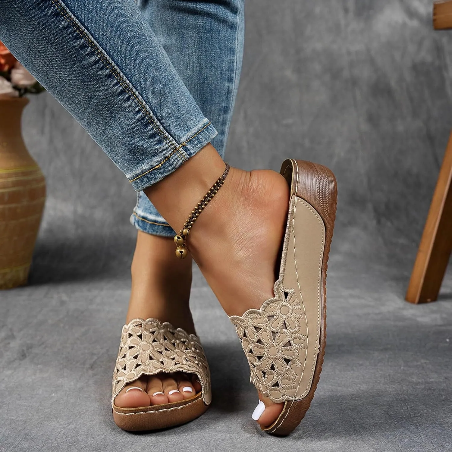 ZSpzx Women Wedge Sandals 2025,Arch Support Indoor/Outdoor Slip-On Walking Footwear Summer Soft Cushion Flower Embroidery Casual Shoe Beach Vacation Slippers Peep Toe Non-Slip Slides Daily Wear