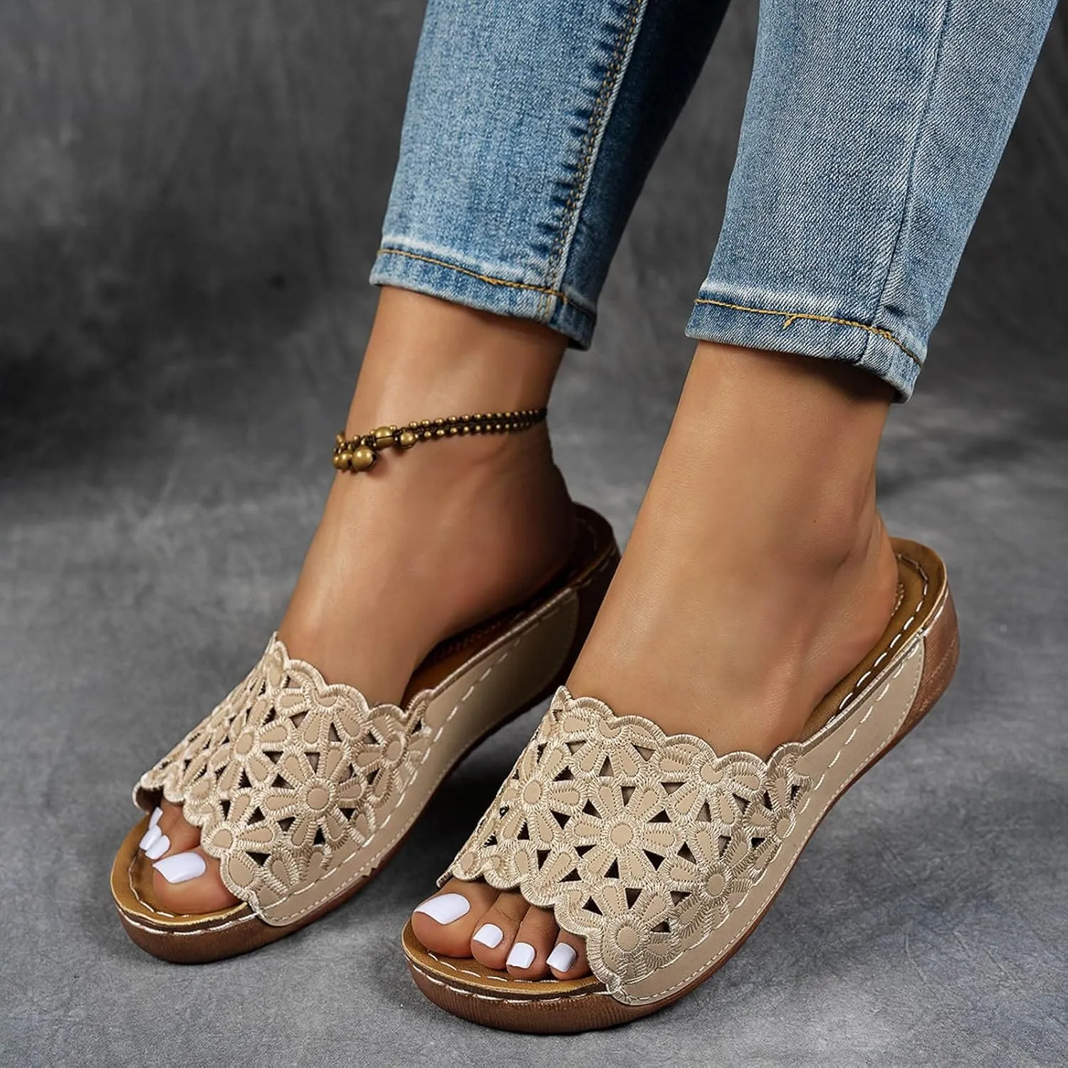 ZSpzx Women Wedge Sandals 2025,Arch Support Indoor/Outdoor Slip-On Walking Footwear Summer Soft Cushion Flower Embroidery Casual Shoe Beach Vacation Slippers Peep Toe Non-Slip Slides Daily Wear