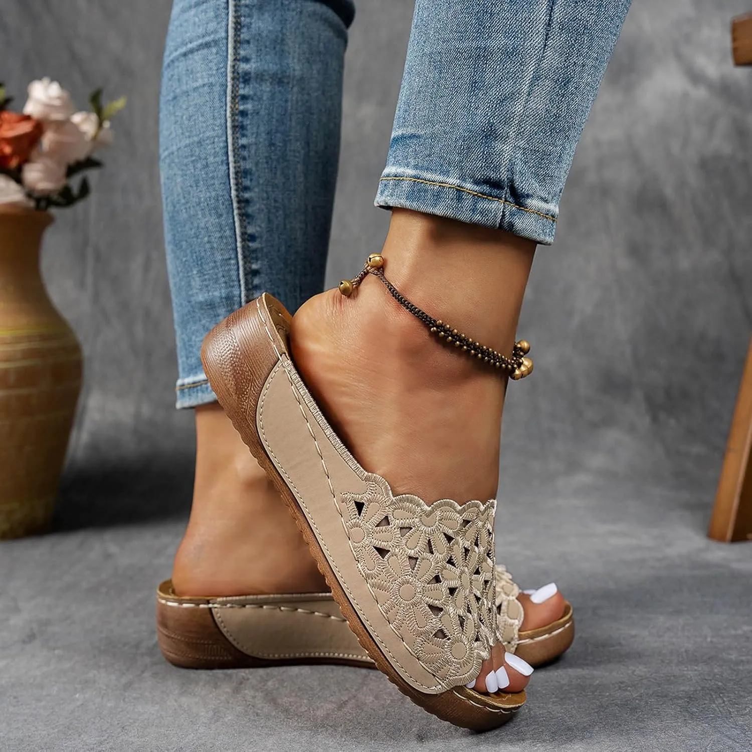 ZSpzx Women Wedge Sandals 2025,Arch Support Indoor/Outdoor Slip-On Walking Footwear Summer Soft Cushion Flower Embroidery Casual Shoe Beach Vacation Slippers Peep Toe Non-Slip Slides Daily Wear